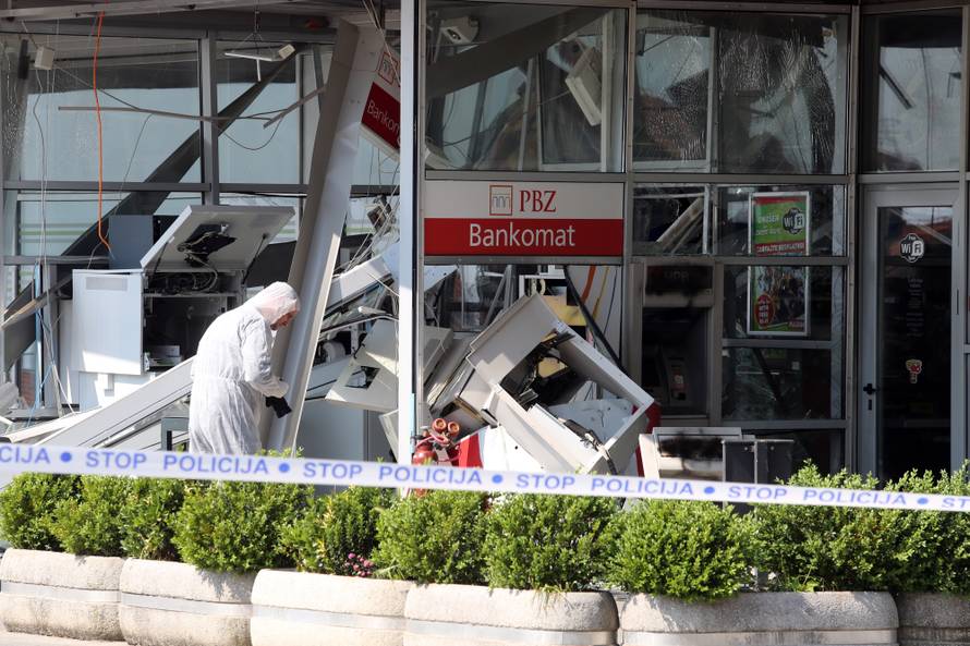 Eksplozija probudila Riječane: Razbojnici raznijeli bankomate