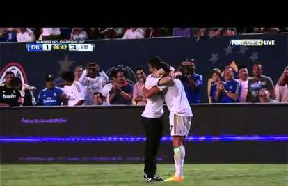 Ronaldo se zauzeo za navijača koji ga je zagrlio: Pustite ga!