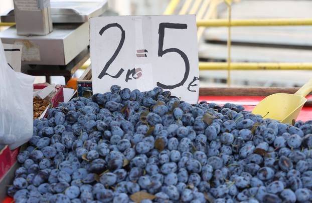 Šibenik: Ponuda na šibenskoj tržnici