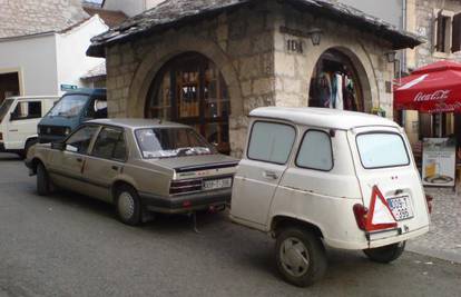 Napravio prikolicu od pola Renaulta 4  i registrirao je 