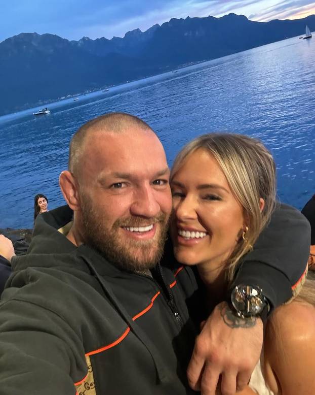 FOTO Dok je bio nitko, ona ga je uzdržavala. Sad silovatelj Conor McGregor vara ženu gdje stigne