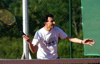 Anđelko Kaćunko pozvao blogere na partiju tenisa