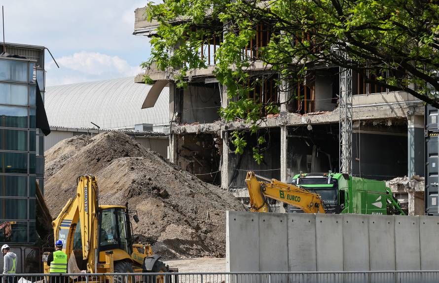 Zagreb: Nastavljeno rušenje  Vjesnika 