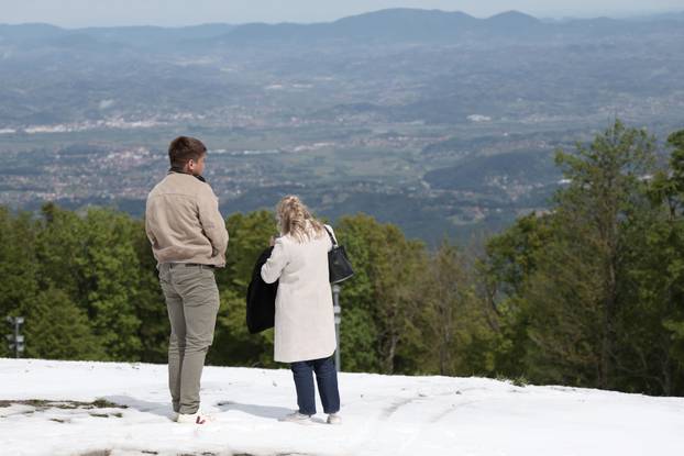 Zagreb: Sljeme prekrio snijeg