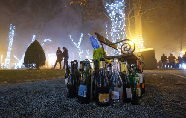Zagreb: Nakon proslave Nove godine ostala je velika količina otpada