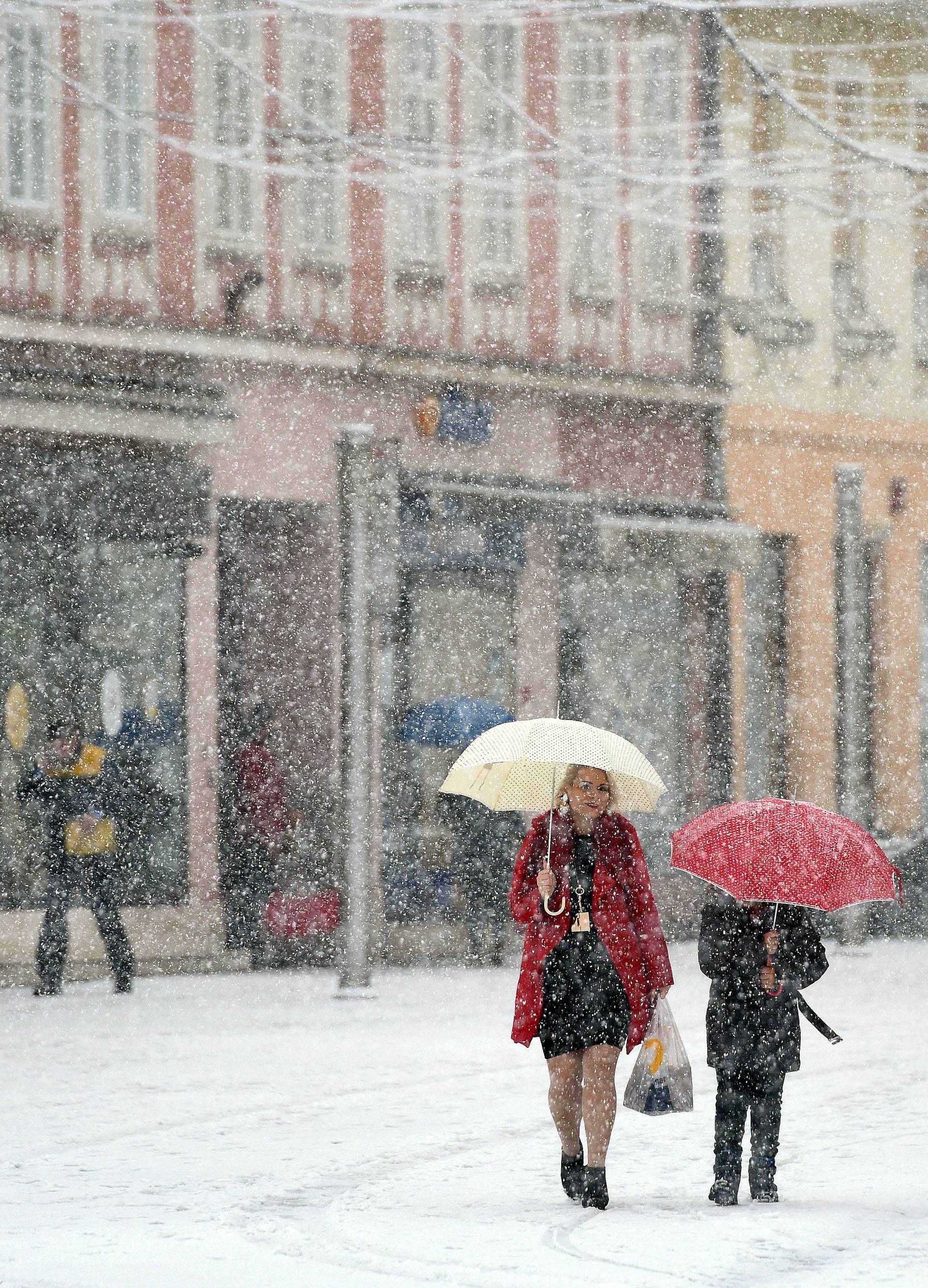 Äakovec: Gusti snijeg zabijelio ulice