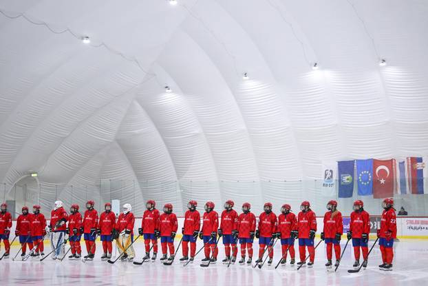 Zagreb:  Susret Hrvatske i Srbije na Svjetskom prvenstvu u hokeju za žene divizije III