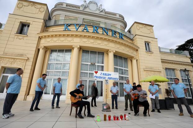 Opatijski Kukali kupanjem na Lidu oprostili se od Đorđa Balaševića