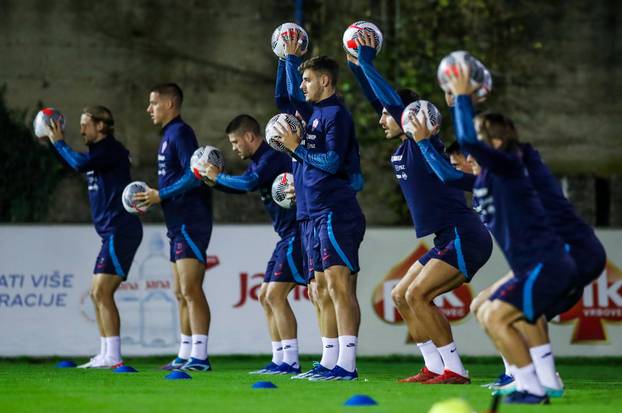 Zagreb: Nogometna reprezentacija odradila trening na terenu Hitrec Kacijan