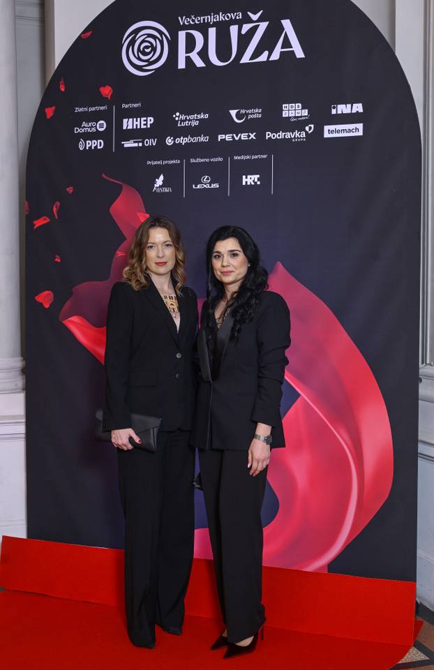 Zagreb: Uzvanici na dodjelu medijske nagrade "Večernjakova ruža" u Hrvatskom narodnom kazalištu