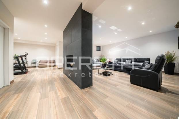 Koliko vrijedi luksuz? Cijena ove vile u Makarskoj sve govori