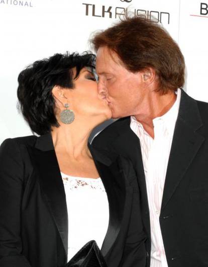 FOTO 'Svaki muškarac poželio je biti Bruce Jenner': Kćeri su ga ulovile u haljini sa šminkom...