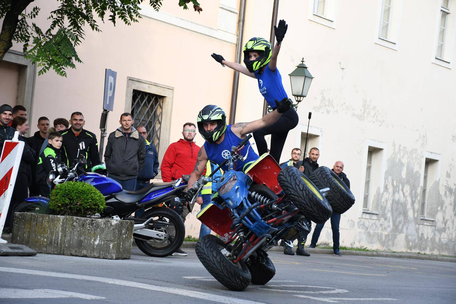 Bjelovar: Po prvi put, sudionici Budnice izveli su akrobatski moto stunt show, sudjelovao je i Dejan Špoljar