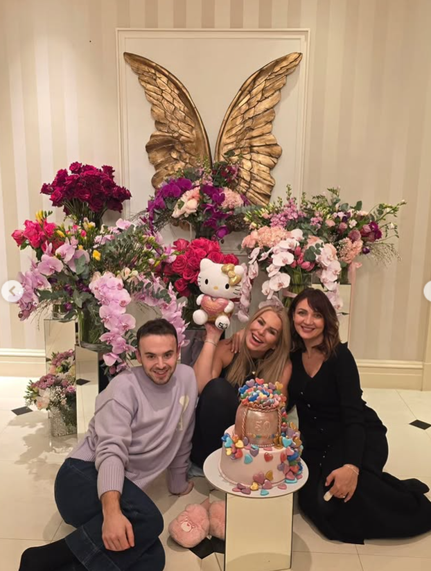 FOTO Mala fešta, raskošne torte i gripa: Evo kako je Gazdina kći proslavila svoj 50. rođendan