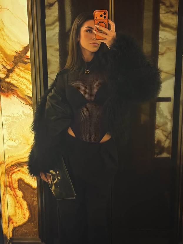 FOTO Masha je online modna ikona, ali njezino tijelo privlači više pažnje od lijepih 'krpica'