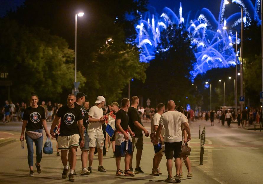 Zagreb: Završio je koncert Marka Perkovića Thompsona, kolone ljudi idu s hipodroma