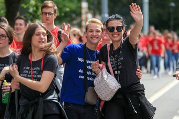 Osijek: Plesanjem Quadrille maturanti obiljeÅ¾ili posljednji dan srednje Å¡kole