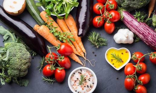 Raw food dijeta: Evo koji su benefiti ove dijete i pomaže li?