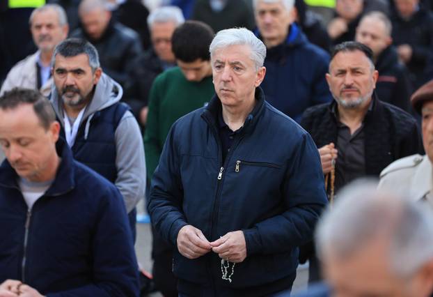 Zagreb: Muška molitva i popratni prosvjed na glavnom gradskom trgu