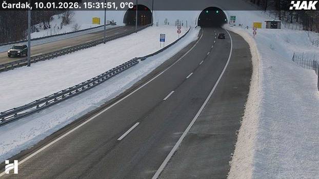 FOTO Pogledajte situaciju na autocestama: Snijeg još pada, stvara se poledica, ima i magle