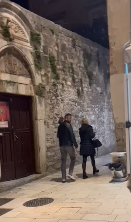 VIDEO Boris Rogoznica šetao je Splitom s čekićem, društvo mu je pravila misteriozna plavuša