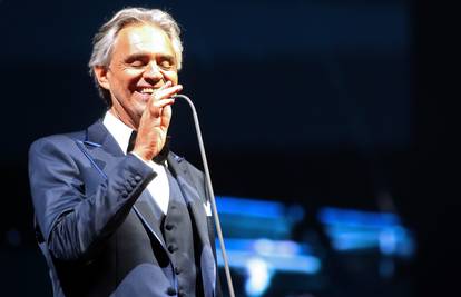 Andrea Bocelli na Uskrs pjeva u praznome, slavnom Duomu...