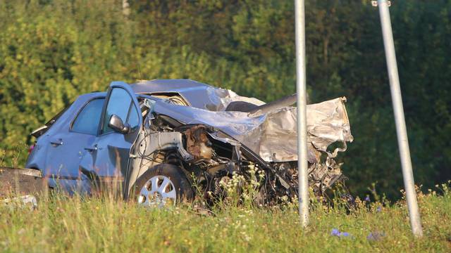 Netretić: U sudaru teretnog i osobnog automobila poginula vozačica