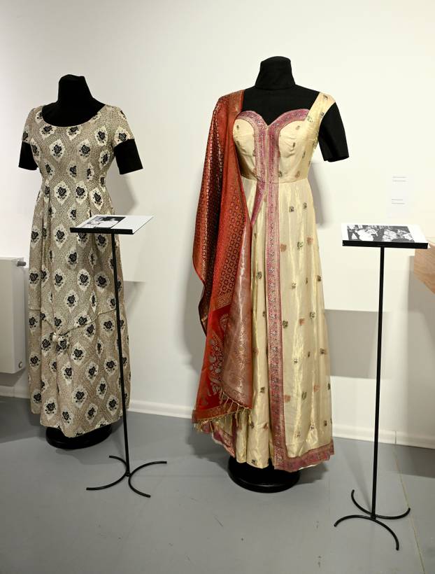 Zagreb: U Srpskom  kulturnom centru, fondacija Jovanka Broz održava izložbu haljina i torbi