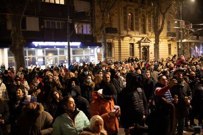 Stotine se okupilo u Beogradu, gledali isječke Džejeva nastupa