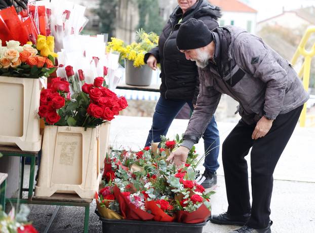 Šibenik: Prodaja cvije?a za Valentinovo