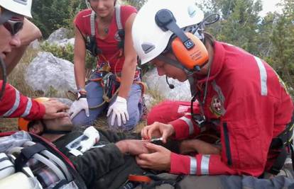 U sinjskom zaleđu srušio se paraglajder, teško je ozlijeđen