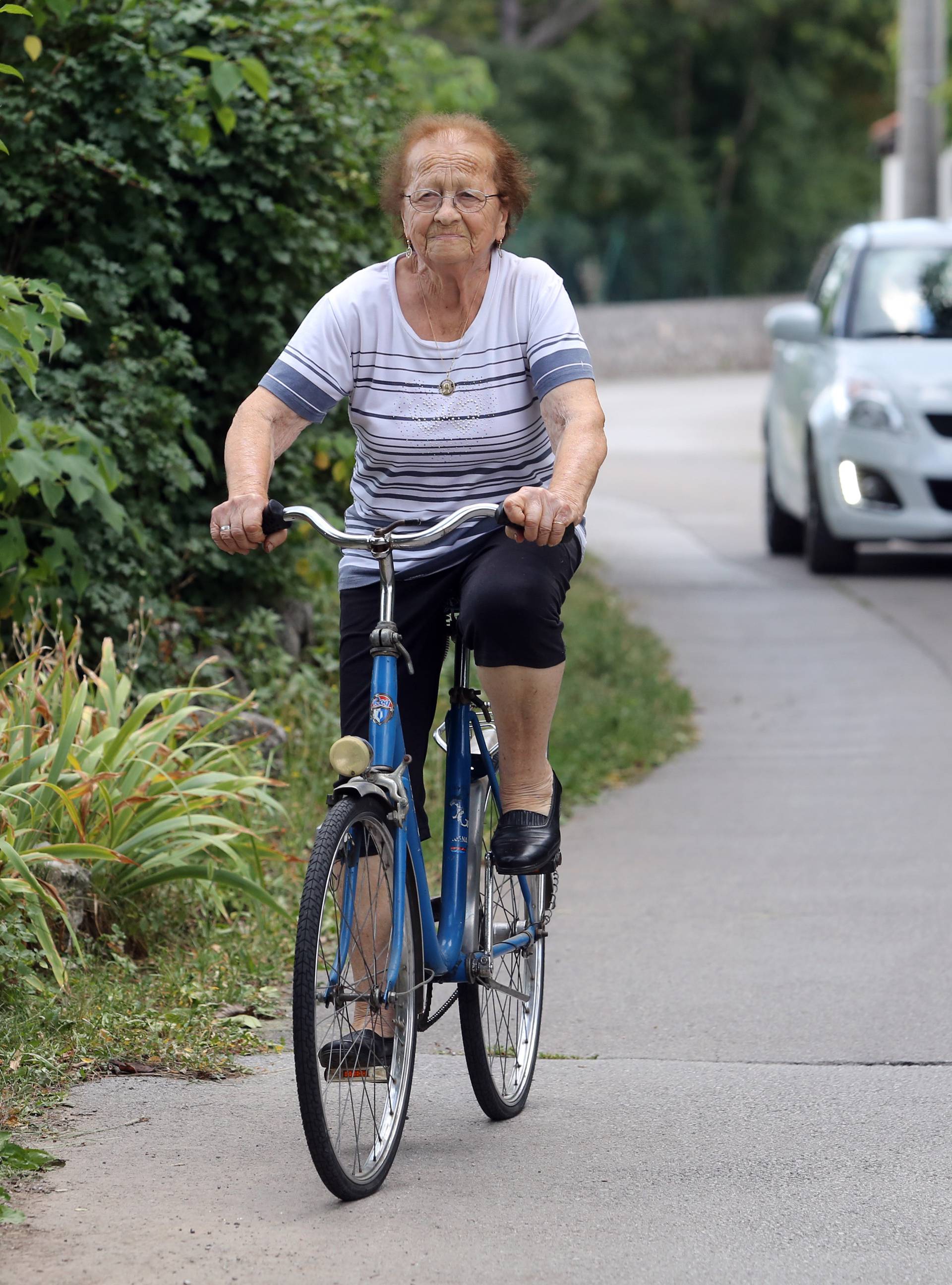 Superbaka Darinka (89): 'Ja sam mljekarica već 80 godina'