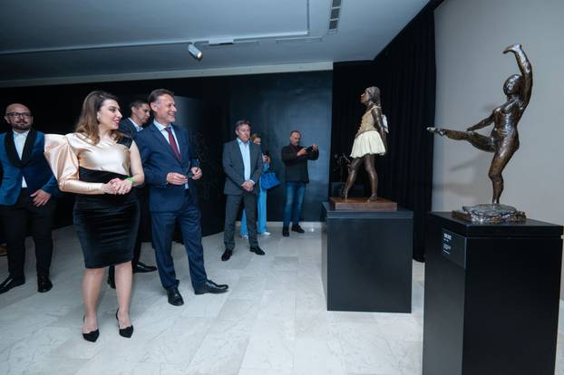 Zagreb: Svečno otvorena izložba "Od boemstva do vječnosti“, sa stotinjak umjetničkih djela iz mostarske galerije The Hub of Fine Art