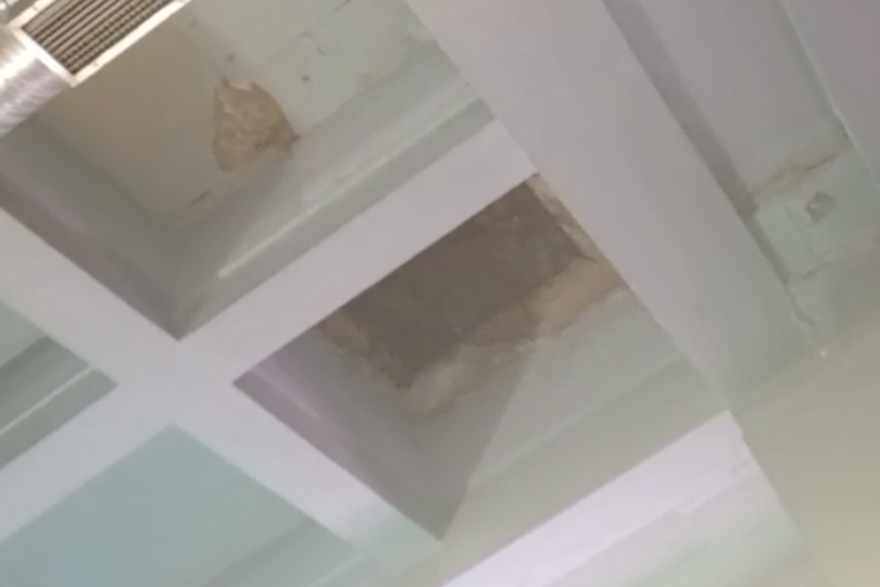 Urušio se strop na Dolcu