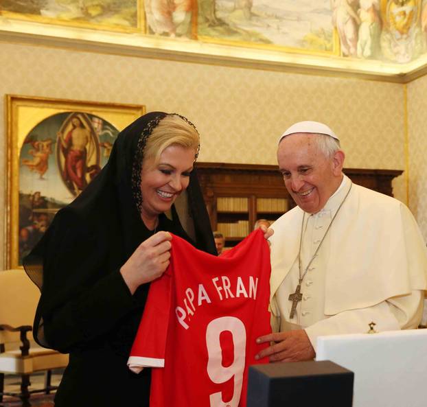 Vatikan:  Papa Franjo primio predsjednicu Kolindu Grabar Kitarovi?