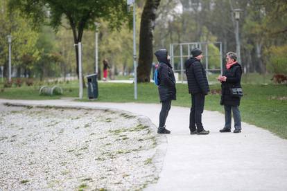 Uskrs po gradovima: U Splitu su se dijelile sirnice, u Vodicama se održao turnir u tucanju jaja...