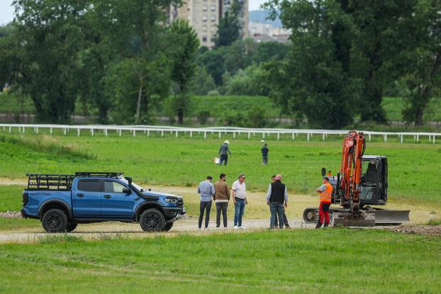 Zagreb: Radovi na Hipodromu za koncert Marka Perkovića