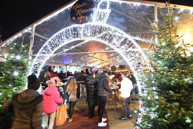 Otvoren Advent u Križevcima