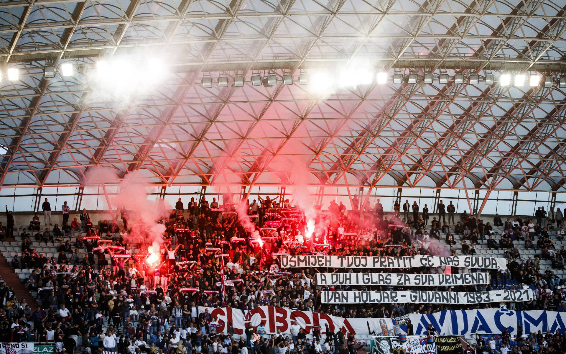 Torcida zbog zabrane umjesto na sjeveru ovaj put navijala na istoku 