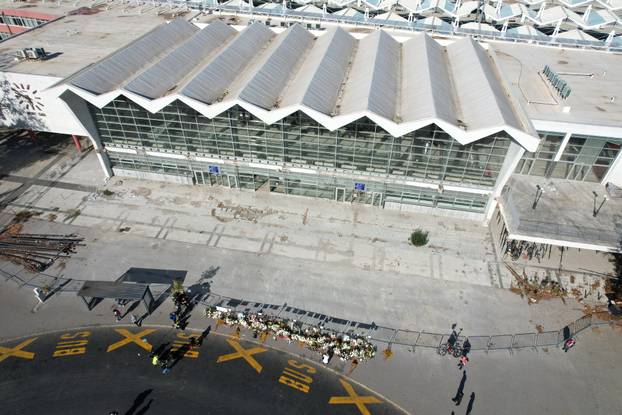 Novi Sad: Pogled iz zraka na tisuće okupljenih za 16 osoba poginulih u nesreći