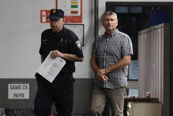 Zagreb: Privođenje uhićenih u Hrvatskim šumama