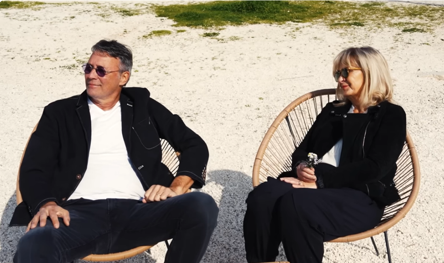 Hari Rončević u spotu pokazao suprugu s kojom je 47 godina, ali i robota iz budućnosti