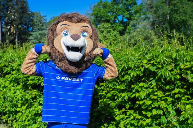 Zagreb: Proslava 115. rođendana GNK Dinamo uz vožnju rođendanskim tramvajem 