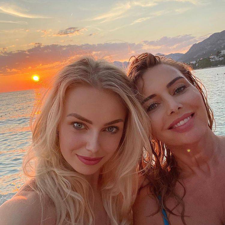 Tončica Čeljuska objavila fotografiju s kćerkom Anuškom: 'Izgledate kao sestre, prelijepo'