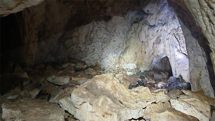 Policija uklanjala eksploziv iz speleoloških objekata u Lici...