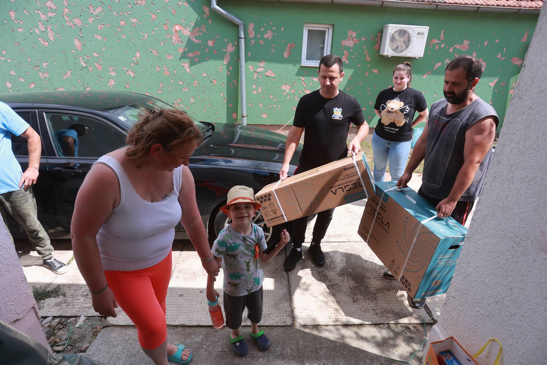 Bolesni dječak u oluji ostao bez klime, Josip mu odlučio pomoći: 'Odmah mi je skočio u zagrljaj'