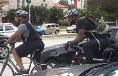 Štedljivi LeBron James ide na utakmice i treninge biciklom