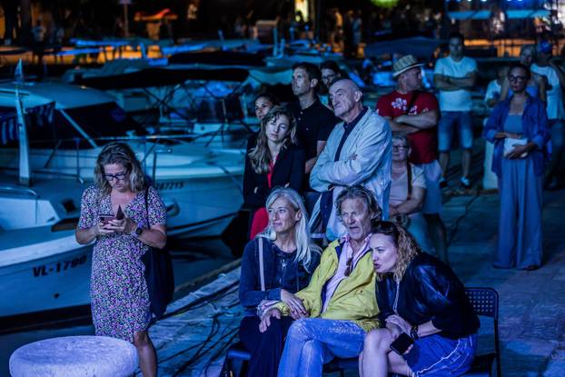 Vela Luka: Generalna proba koncerta Trag u Beskraju