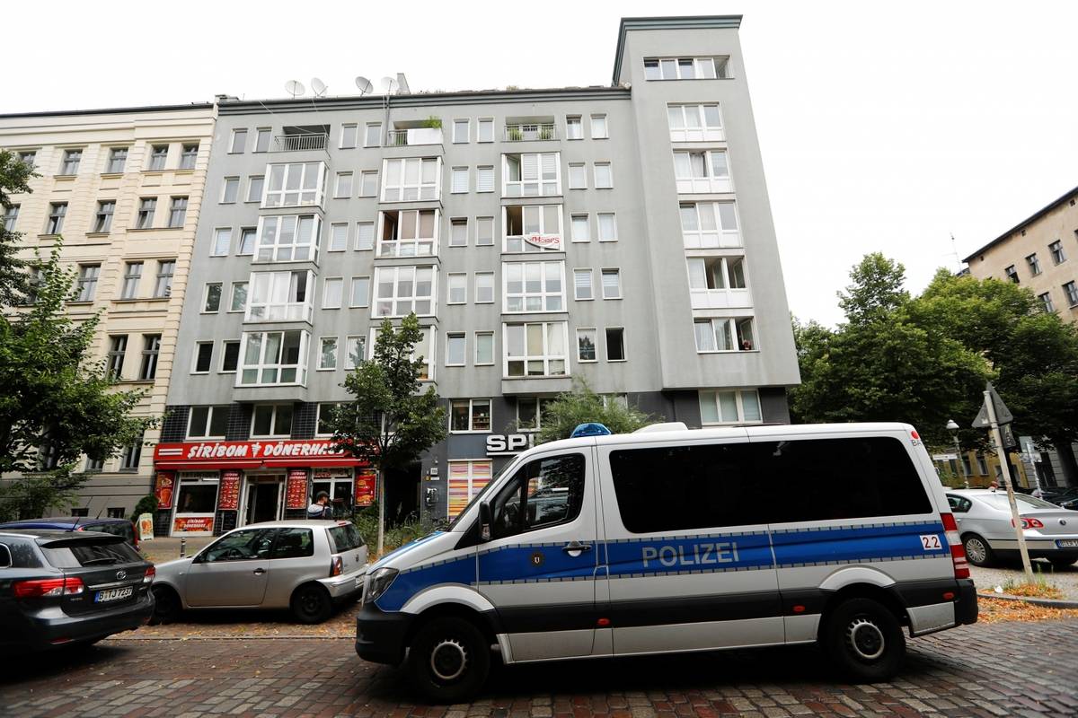 Bježao od policije zbog korona partyja i pao s četvrtog kata