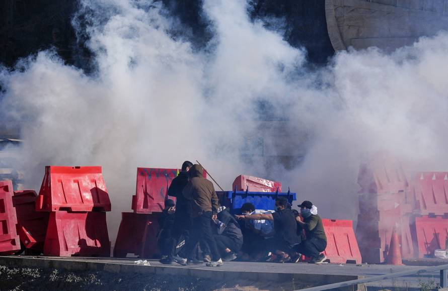 Protesters rally outside US Embassy in Baghdad